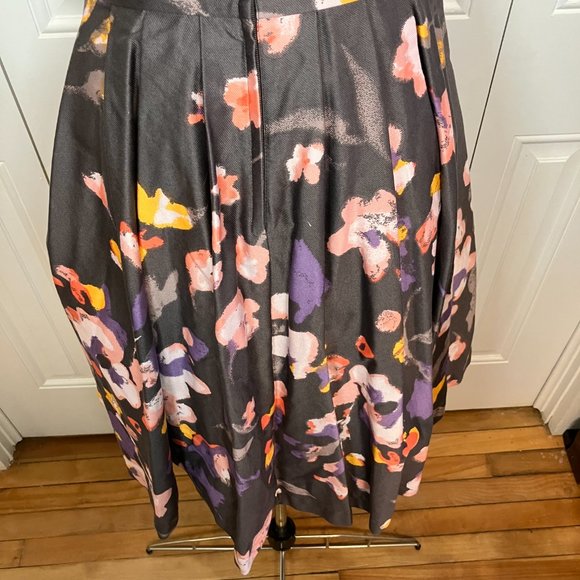 H&M Cotton Fit and Flare Floral Dress Sz 8 - Picture 6 of 8